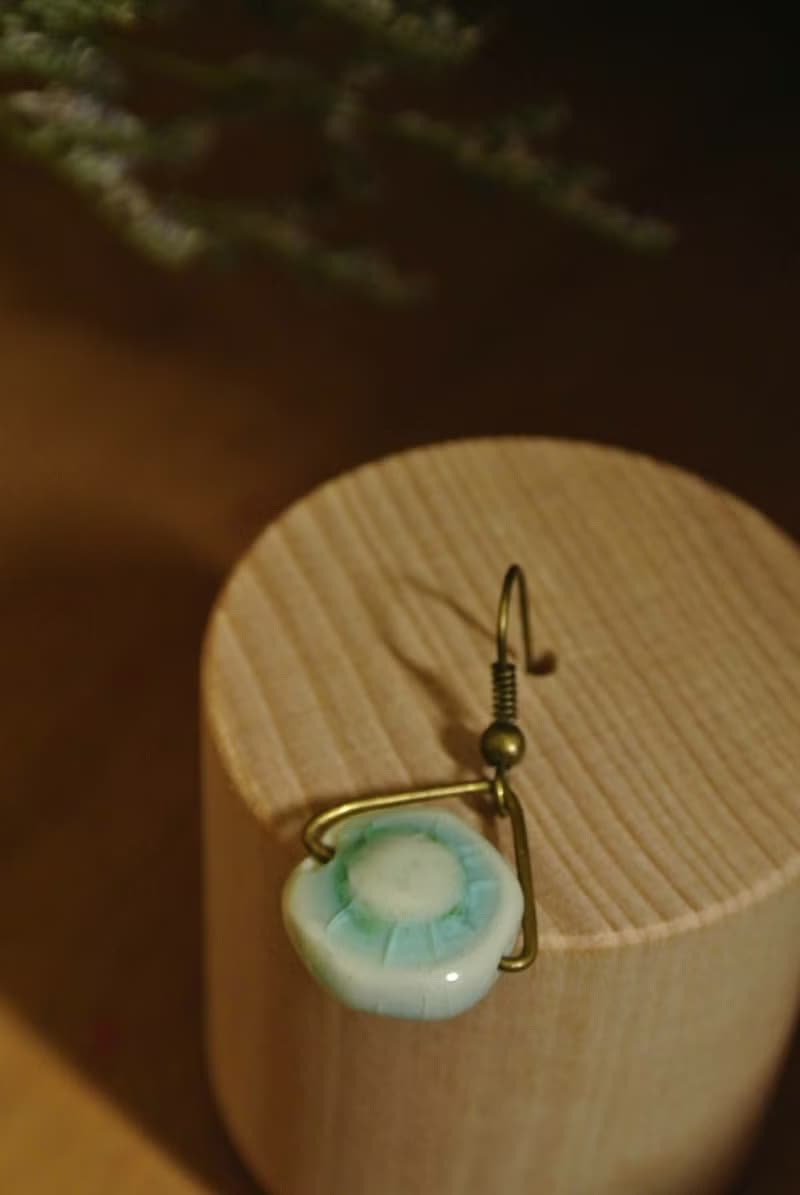 【 T - C 】耳環 日本白瓷 瓷器  限量 自然釉色 無限看不膩色調 攝氏1350高溫燒製