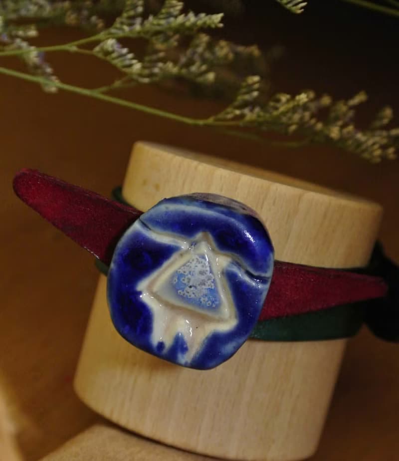 【 T - C 】手環 手鐲 皮革 牛皮 日本白瓷 瓷器  限量 自然釉色 無限看不膩色調 攝氏1350高溫燒製