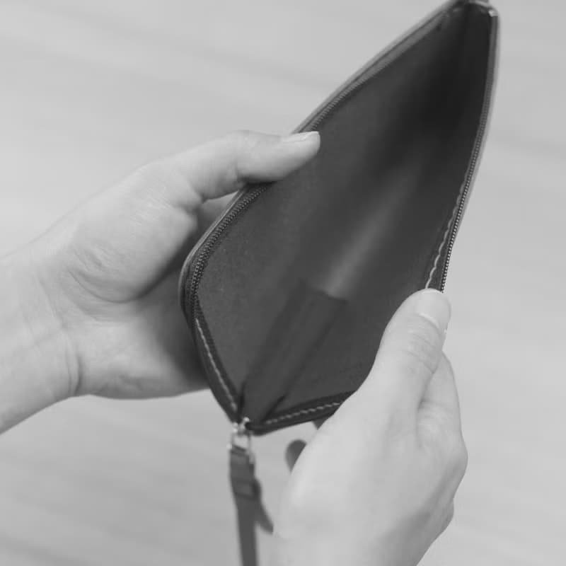 iPhone 拉鏈手機皮套 / 錢包 -- 原皮本色