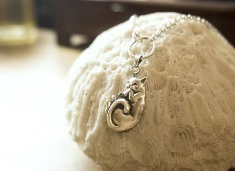 貓奴 生日 週年 愛情 聖誕 禮物 手工訂作 純銀睡覺貓孩子項鍊