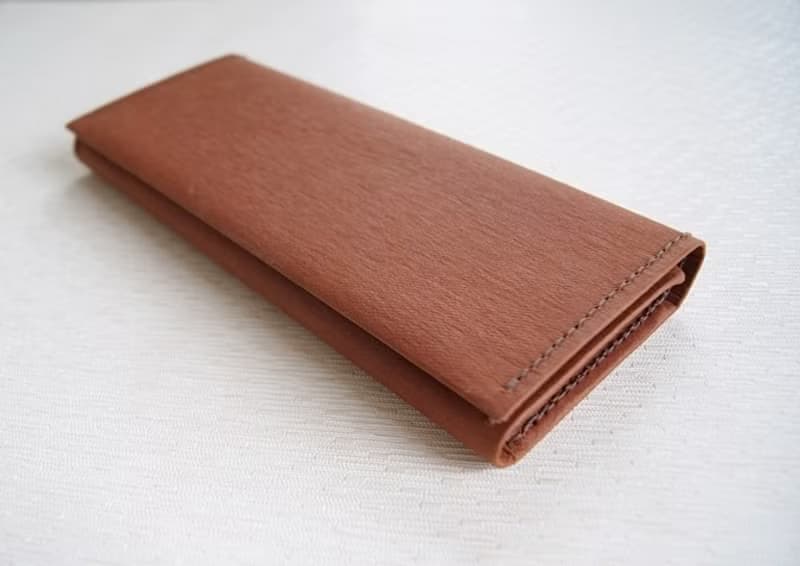 - 水洗紙長夾 / 茶褐*素食紙皮革