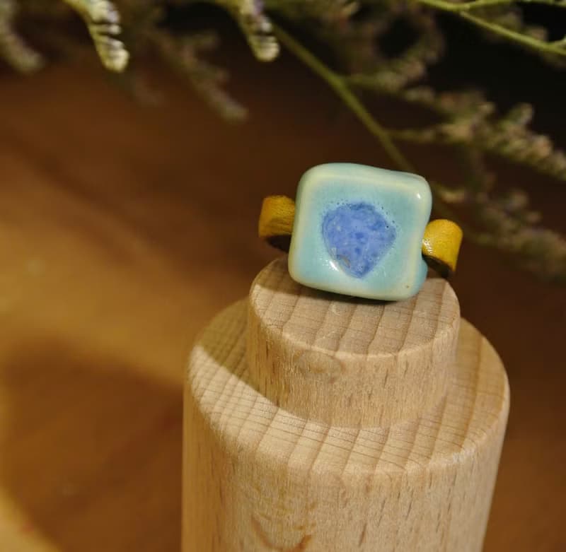 【 T - C 】戒指 皮革 牛皮 日本白瓷 瓷器  限量 自然釉色 無限看不膩色調 攝氏1350高溫燒製