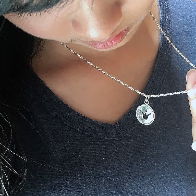 國王項鍊/王冠 ,宣示妳的自主,女孩一樣可當國王,愛自己幸福中