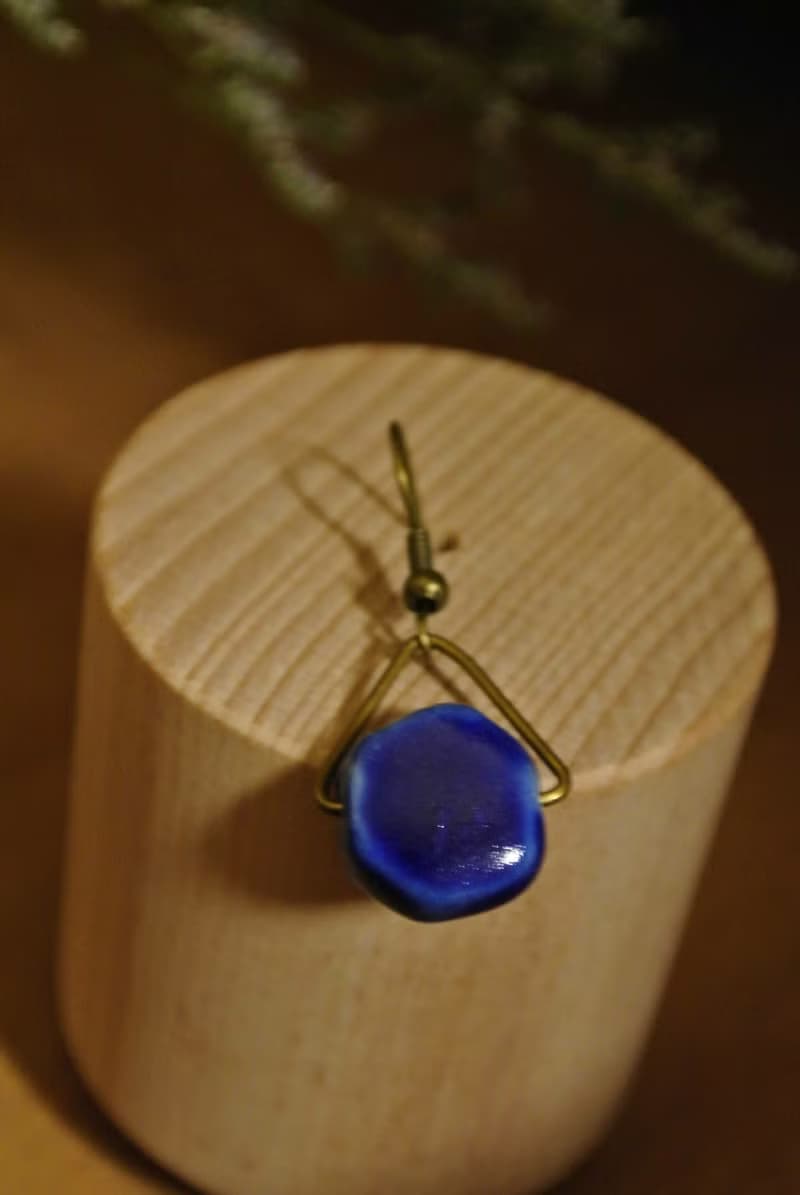 【 T - C 】耳環 日本白瓷 瓷器  限量 自然釉色 無限看不膩色調 攝氏1350高溫燒製