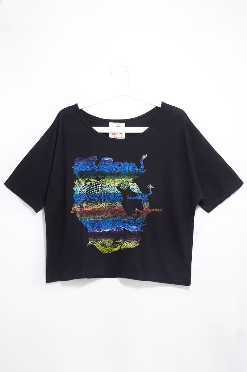 女裝手感短版上衣 / T-shirt - 心靈之圖系列旅行記憶 ( 黑色 )