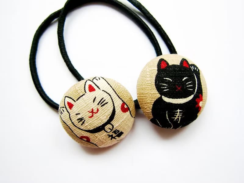兒童髮飾 手作布包鈕釦髮束髮圈 招財貓 鬆緊帶髮圈 一組兩入