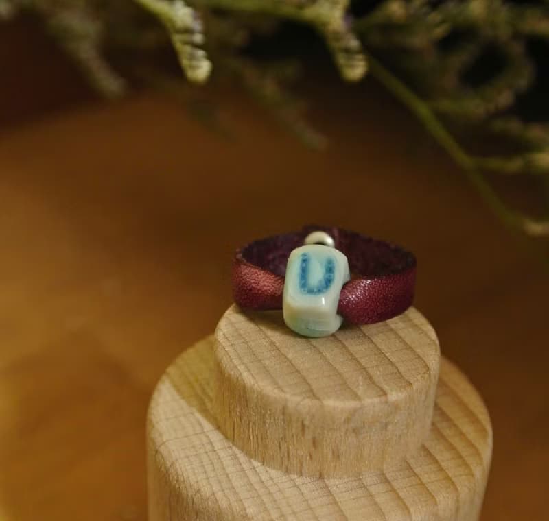 【 T - C 】戒指 皮革 牛皮 日本白瓷 瓷器  限量 自然釉色 無限看不膩色調 攝氏1350高溫燒製