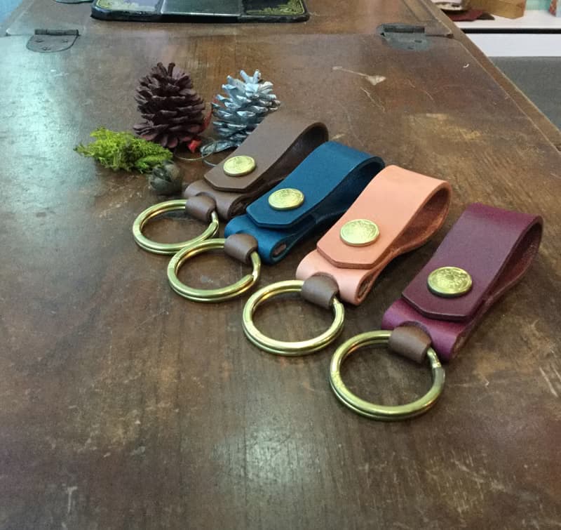 isni 藏愛鑰匙圈  歐洲牛皮/黃銅五金 交換禮物