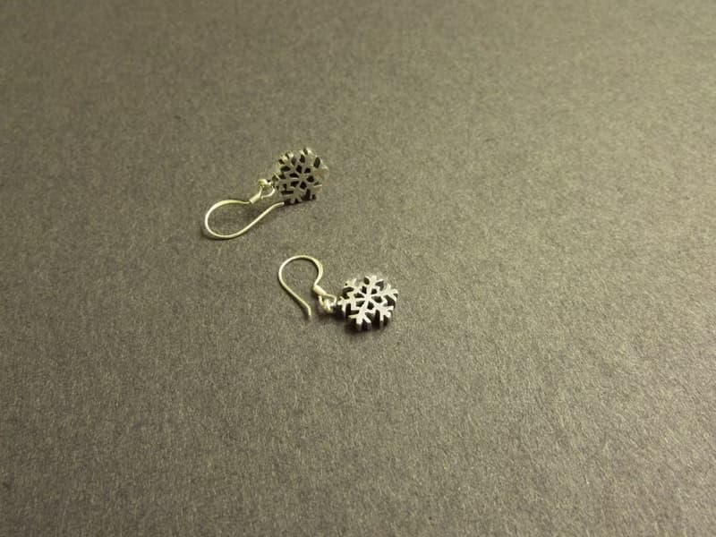 snowflake earrings_雪花耳環 |耳針 耳夾 設計師手工 聖誕節禮物