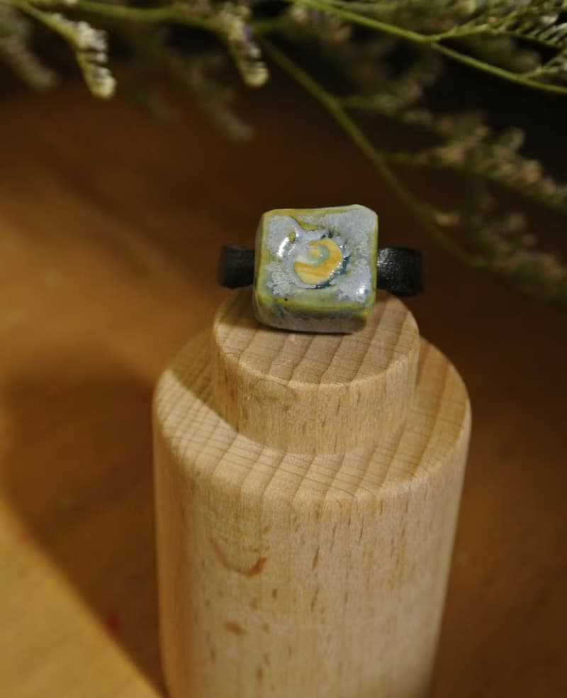 【 T - C 】戒指 皮革 牛皮 日本白瓷 瓷器  限量 自然釉色 無限看不膩色調 攝氏1350高溫燒製