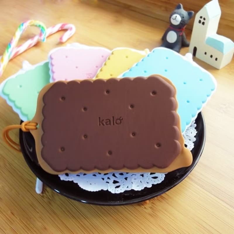 Kalo 餅乾造型行李吊牌 五色 行李吊牌 證件套 悠遊