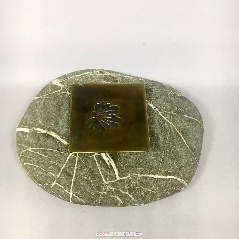 燻香座~花影繚香~黃銅刻花舊化處理搭配雅石,手作的詩青冶單品!