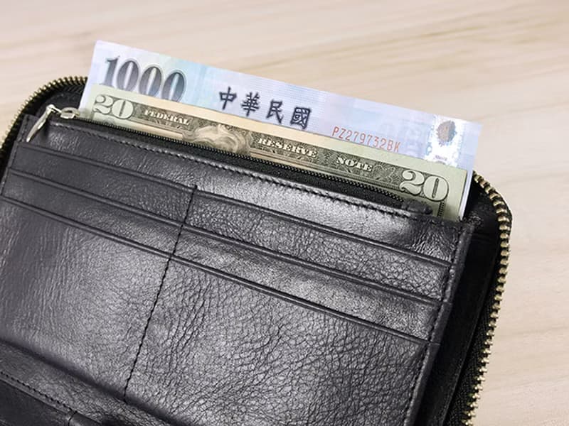 UN1 旅行護照手機牛皮拉鍊長夾 – 藍黑色 (可加購雷雕刻字)