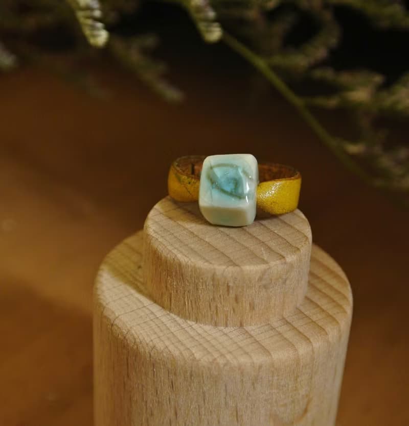 【 T - C  】戒指 皮革 牛皮 日本白瓷 瓷器  限量 自然釉色 無限看不膩色調 攝氏1350高溫燒製