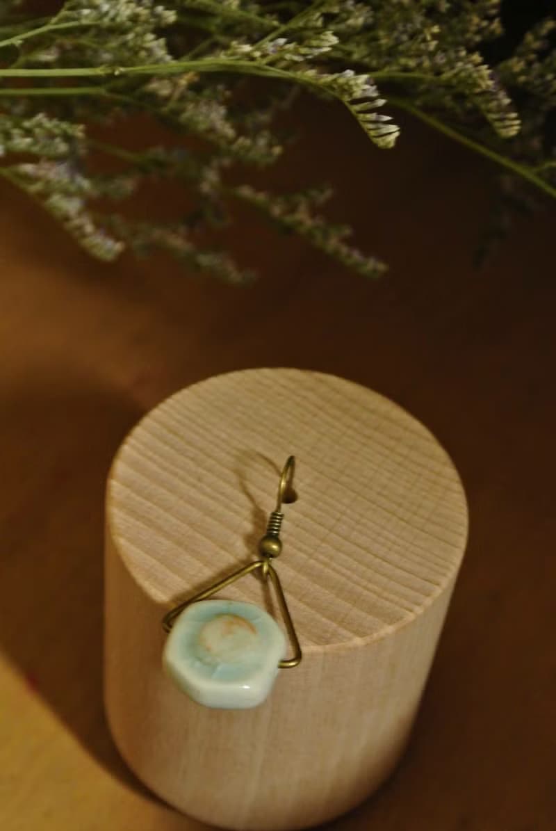 【 T - C 】耳環 日本白瓷 瓷器  限量 自然釉色 無限看不膩色調 攝氏1350高溫燒製