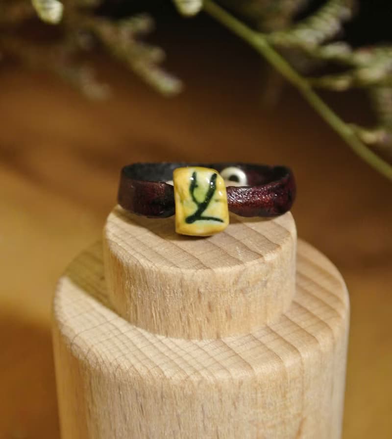 【 T - C 】戒指 皮革 牛皮 日本白瓷 瓷器  限量 自然釉色 無限看不膩色調 攝氏1350高溫燒製