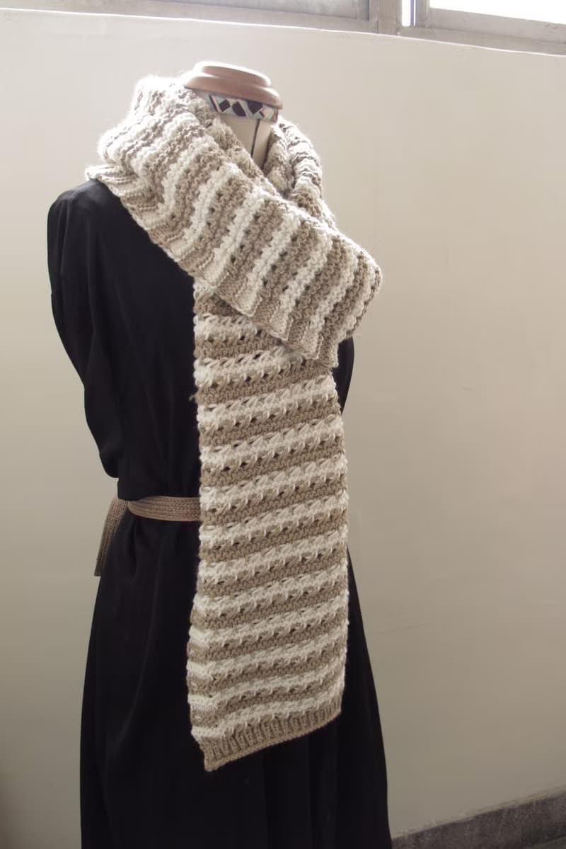 Lan毛線圍巾(米白條紋)