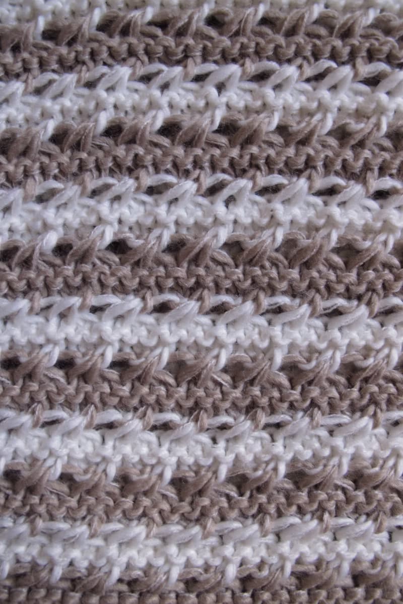 Lan毛線圍巾(米白條紋)