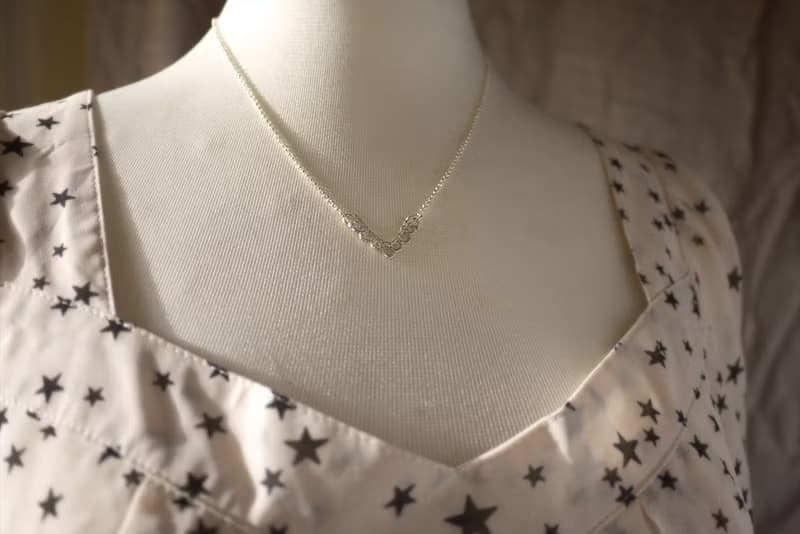 幸運女神V蕾絲純銀項鍊【Choccy Jewelry】