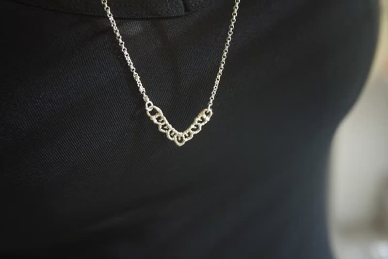 幸運女神V蕾絲純銀項鍊【Choccy Jewelry】