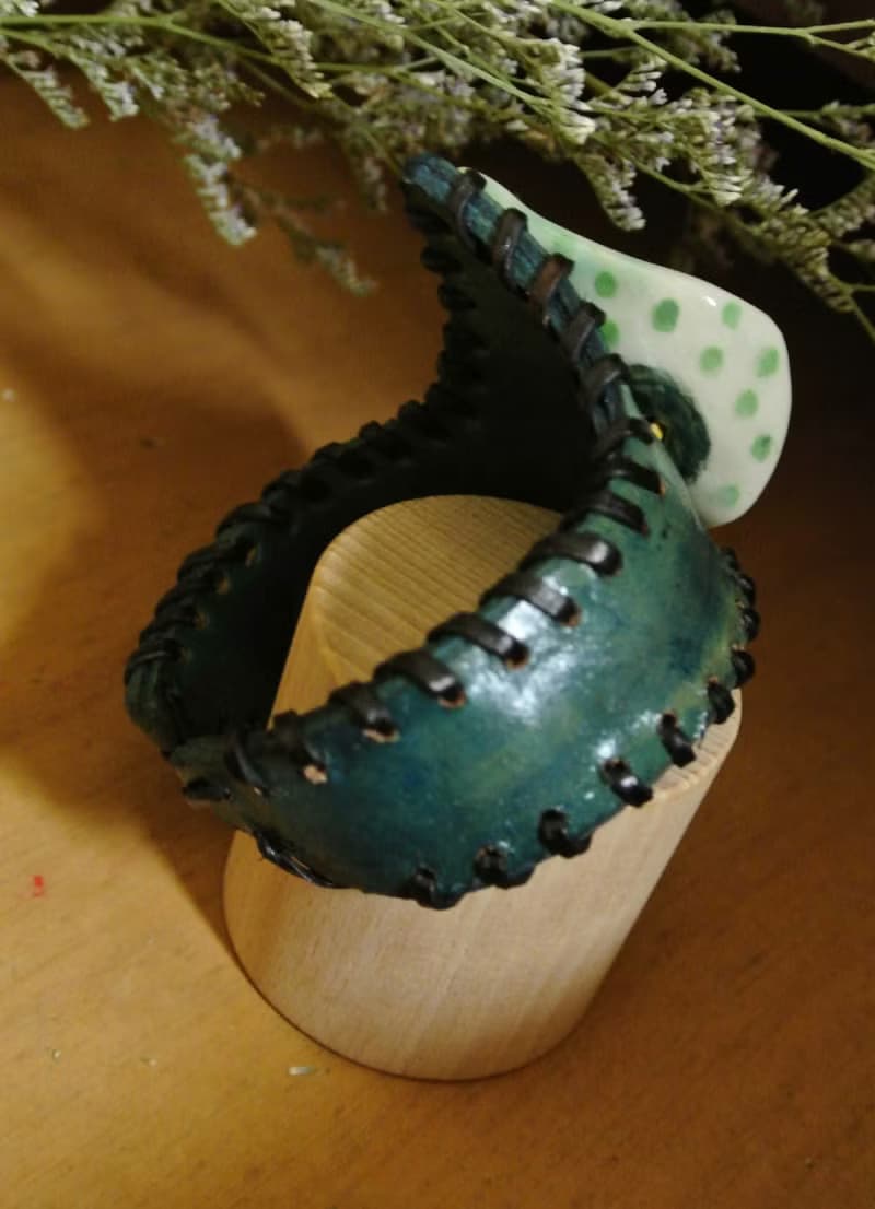 【 T - C 】手環 手鐲 皮革 牛皮 日本白瓷 瓷器  限量 自然釉色 無限看不膩色調 攝氏1350高溫燒製
