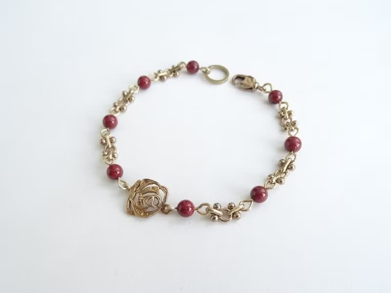 紅碧玉 紅磚石 古典玫瑰花 黃銅手鍊 | 搖擺玫瑰