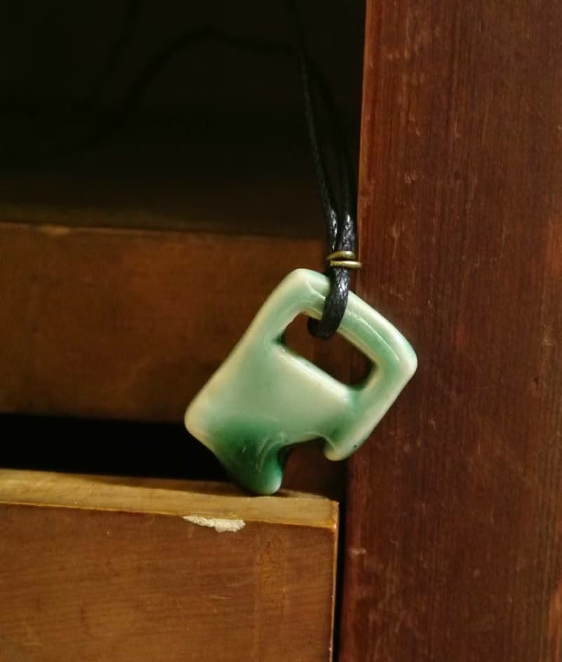 【 T - C 】項鍊 日本白瓷 瓷器  限量 自然釉色 無限看不膩色調 攝氏1350高溫燒製