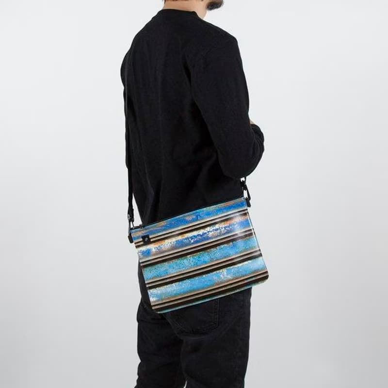 軽量 140g  ブルーシャッター　ボディーバッグ　Tcollector