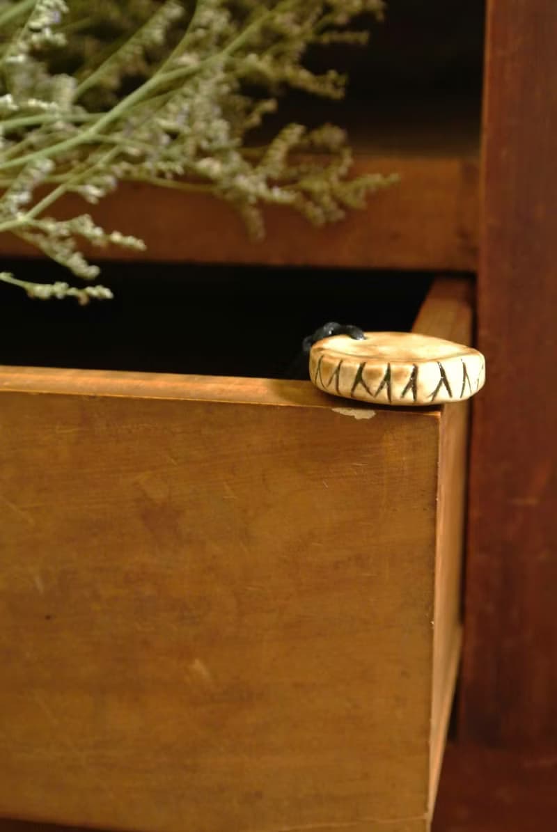 【 T - C 】項鍊 日本白瓷 瓷器  限量 自然釉色 無限看不膩色調 攝氏1350高溫燒製