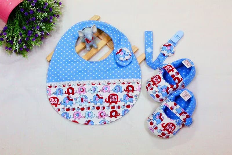 I LOVE  elephant 鞋+兜+奶嘴鍊 彌月禮.滿月禮