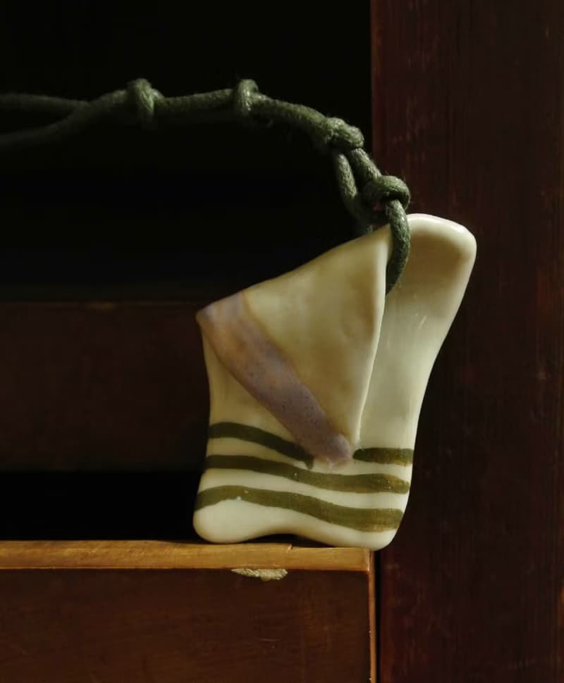 【 T - C 】項鍊 日本白瓷 瓷器  限量 自然釉色 無限看不膩色調 攝氏1350高溫燒製