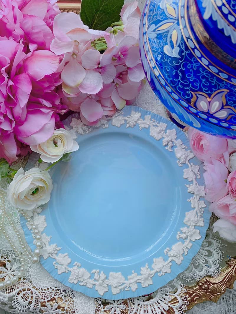 英國骨瓷Wedgwood 1940 年藤浮雕蛋糕盤庫存品值得收藏
