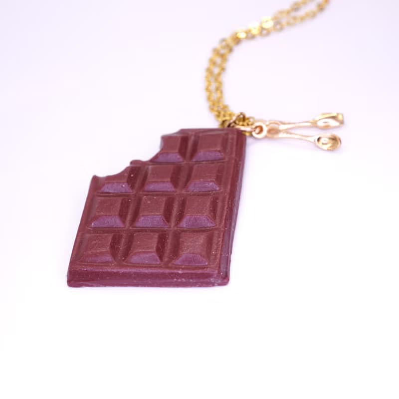 Playful Design 咬一口朱古力塊頸鏈