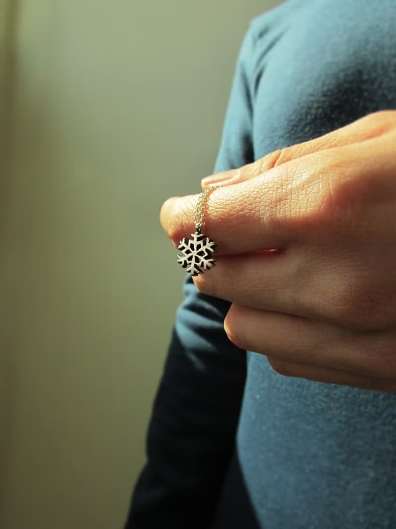snowflake necklace_雪花項鍊 | 聖誕節 禮物首選 設計師手工