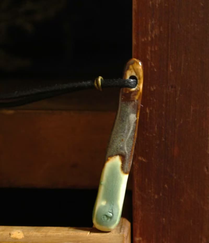 【 T - C 】項鍊 日本白瓷 瓷器  限量 自然釉色 無限看不膩色調 攝氏1350高溫燒製