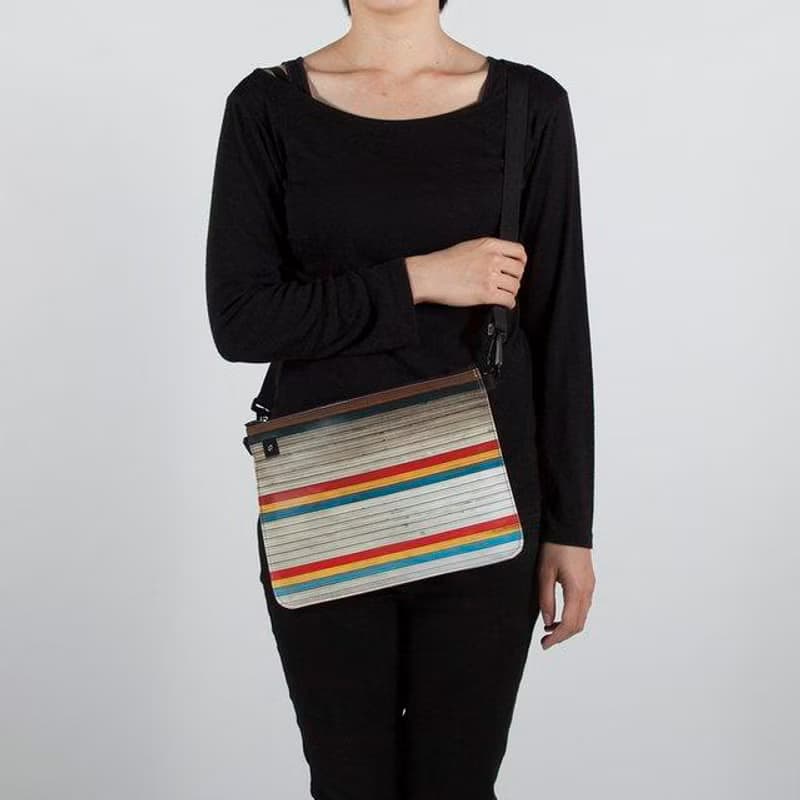 軽量 140g  三色シャッター　ボディーバッグ　Tcollector