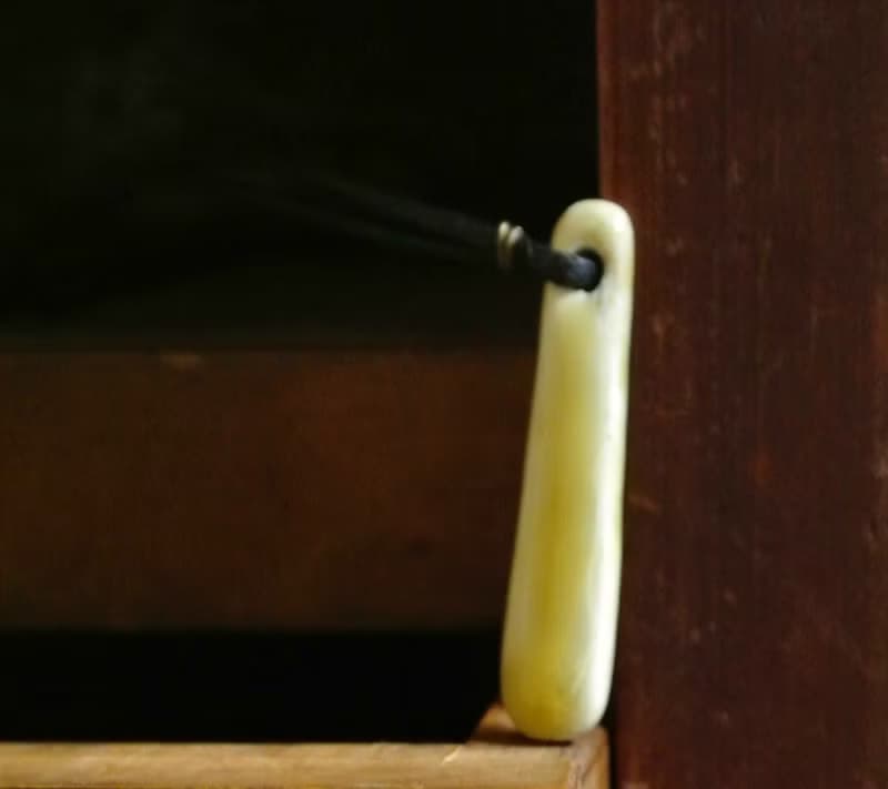 【 T - C 】項鍊 日本白瓷 瓷器  限量 自然釉色 無限看不膩色調 攝氏1350高溫燒製