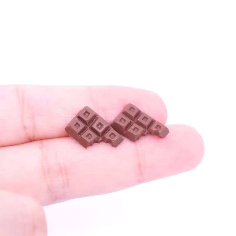 Playful Design 咬一口巧克力塊耳環