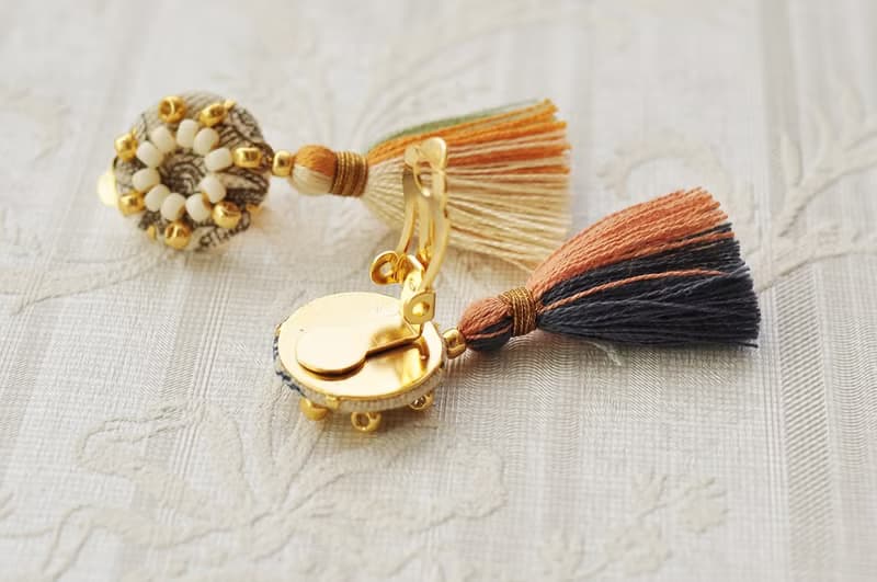 花結流蘇耳夾耳環/ Rosette tassel clip-on-earring