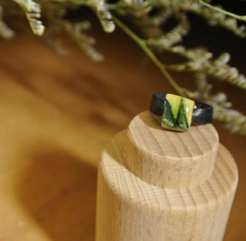 【 T - C 】戒指 皮革 牛皮 日本白瓷 瓷器  限量 自然釉色 無限看不膩色調 攝氏1350高溫燒製