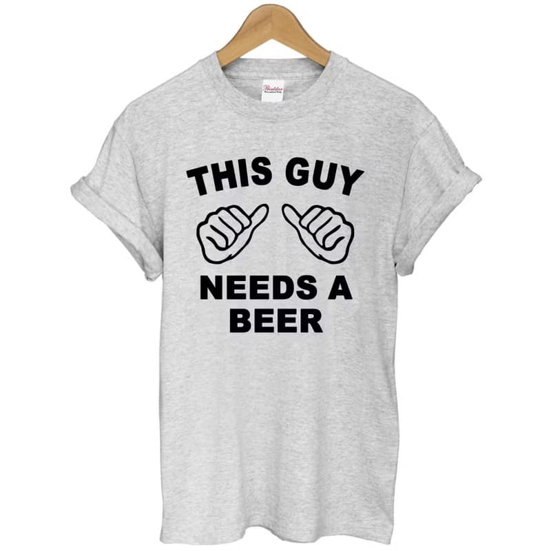 THIS GUY NEEDS BEER短袖T恤-2色 這個男的需要啤酒 趣味 新年 party 禮物 文青 藝術 設計 時髦 文字 時尚