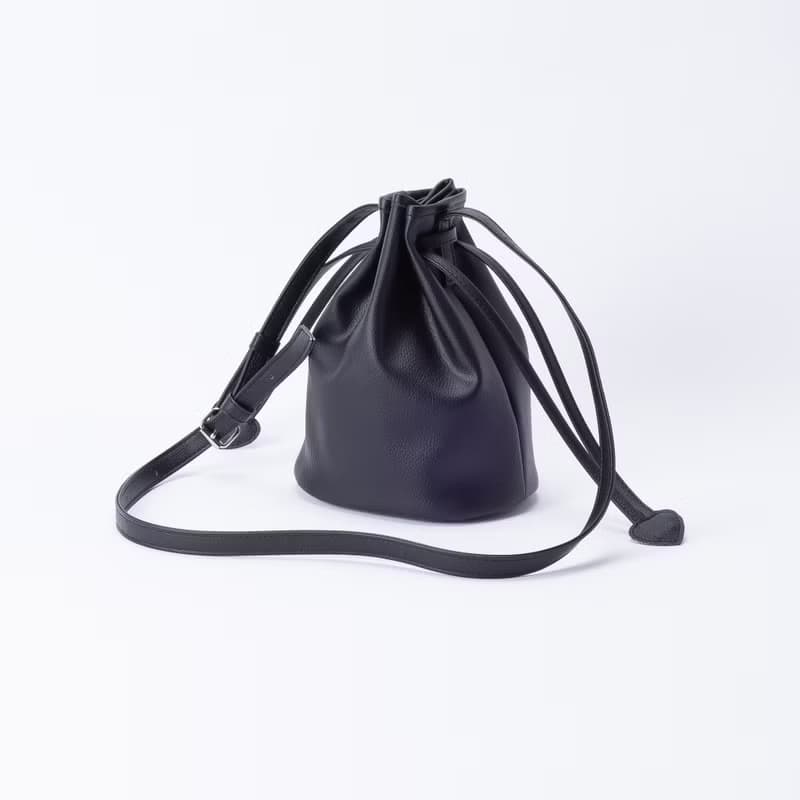 糖果系束口小水桶包 手提肩背兩用 Black / 百搭黑