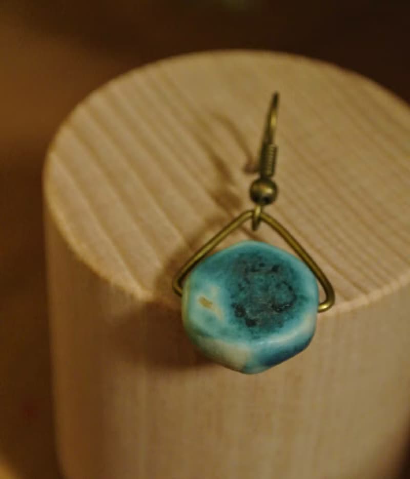 【 T - C 】耳環 日本白瓷 瓷器  限量 自然釉色 無限看不膩色調 攝氏1350高溫燒製