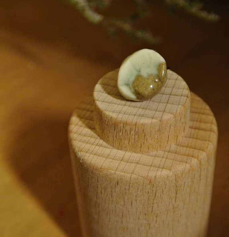 【 T - C 】耳環 日本白瓷 瓷器  限量 自然釉色 無限看不膩色調 攝氏1350高溫燒製