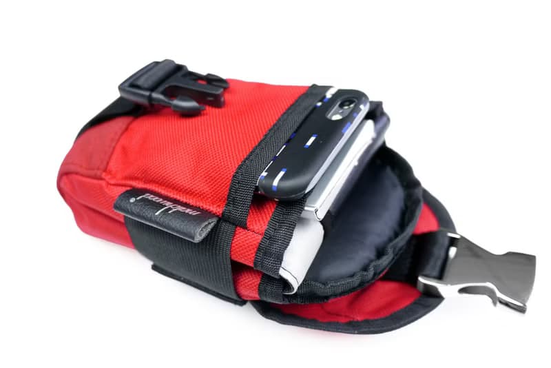 火柴木設計 Matchwood Flash 600D 防水 手機腰包 掛腰包 附登山掛勾 紅色款 iphone5/6 皆可放置