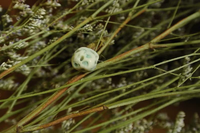 【 T - C 】耳環 日本白瓷 瓷器  限量 自然釉色 無限看不膩色調 攝氏1350高溫燒製