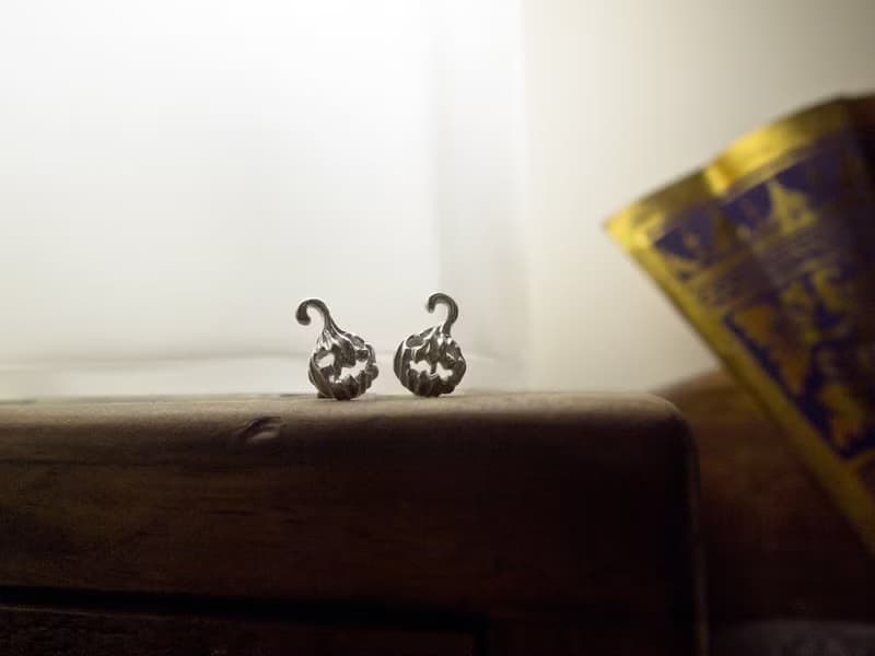 生日 週年 愛情 禮物 手工訂作 純銀耳環 耳針 迷你小惡魔