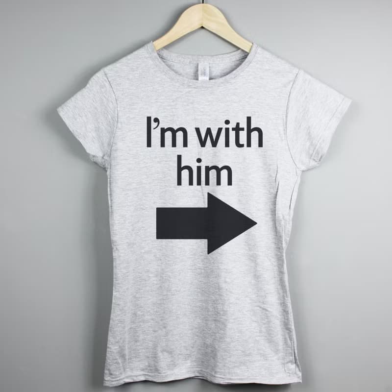 I'm with him短袖T恤-2色 我跟他在一起情人七夕禮情侶設計文字