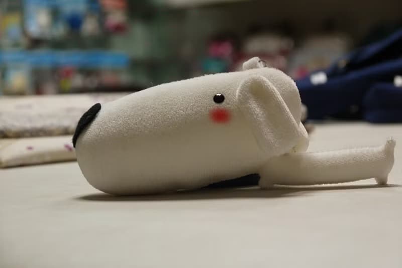 Bucute 擦拭手機螢幕┃ 喇長狗手機吊飾┃附耳機塞┃生日禮物