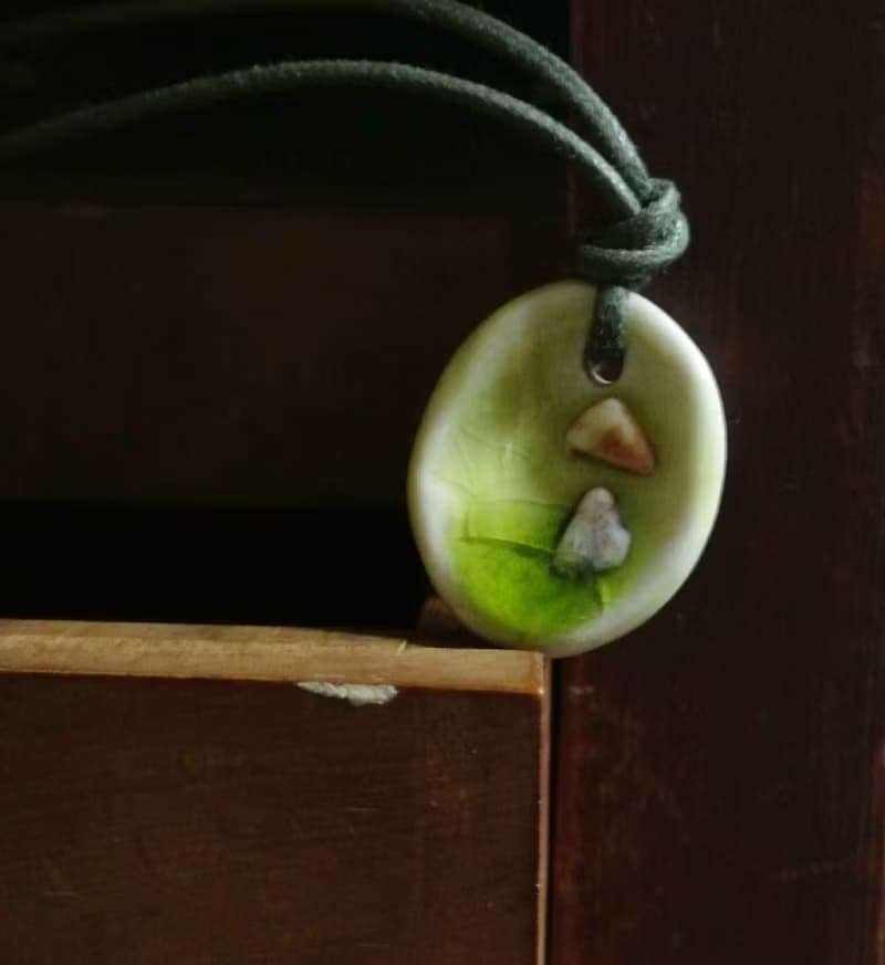 【 T - C 】項鍊 日本白瓷 瓷器  限量 自然釉色 無限看不膩色調 攝氏1350高溫燒製